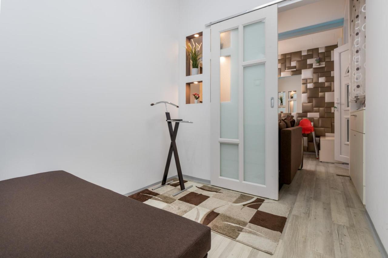 Fireworks Rakoczi Mini Apartman Budapest Kültér fotó